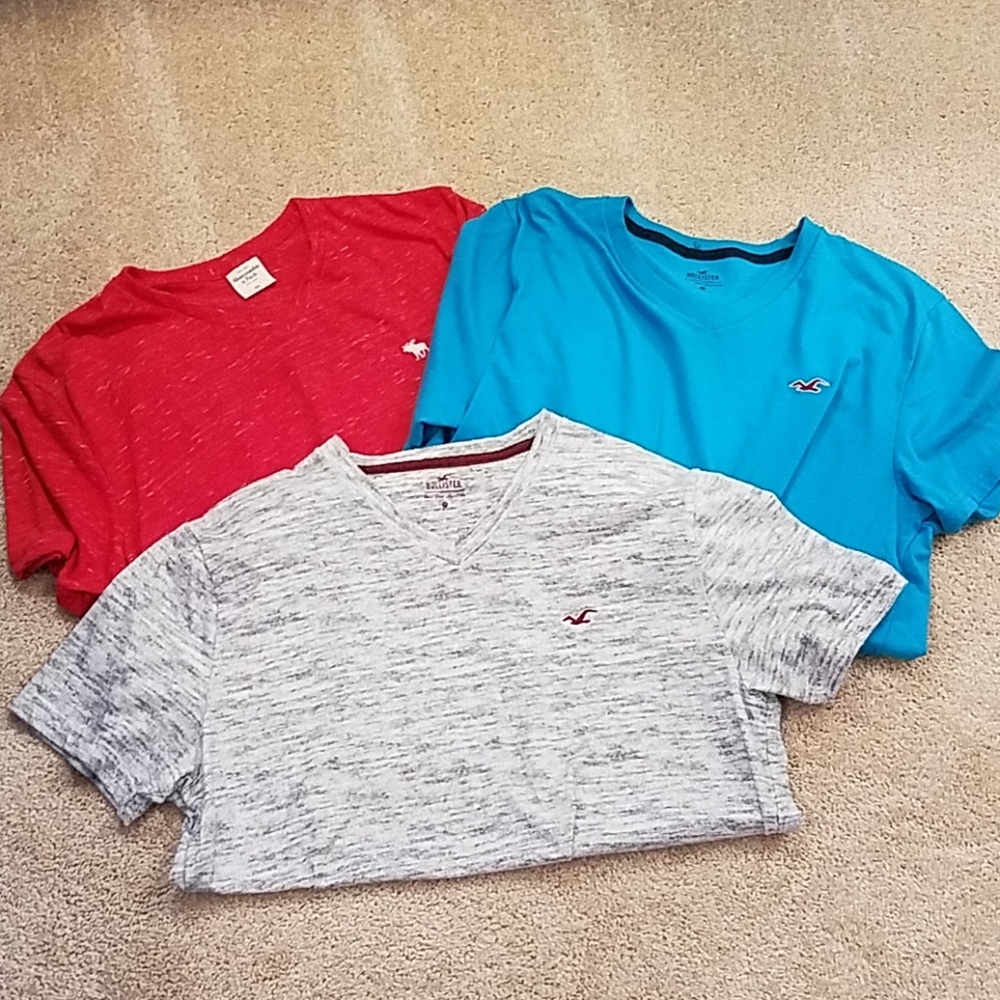 Lots of 3 v-neck medium t-shirts